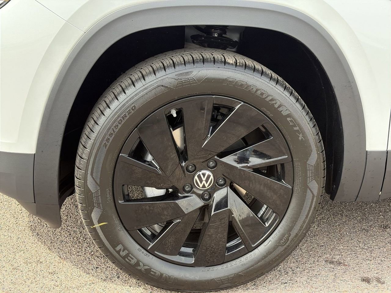 New 2026 Volkswagen Atlas Cross Sport SE image 6