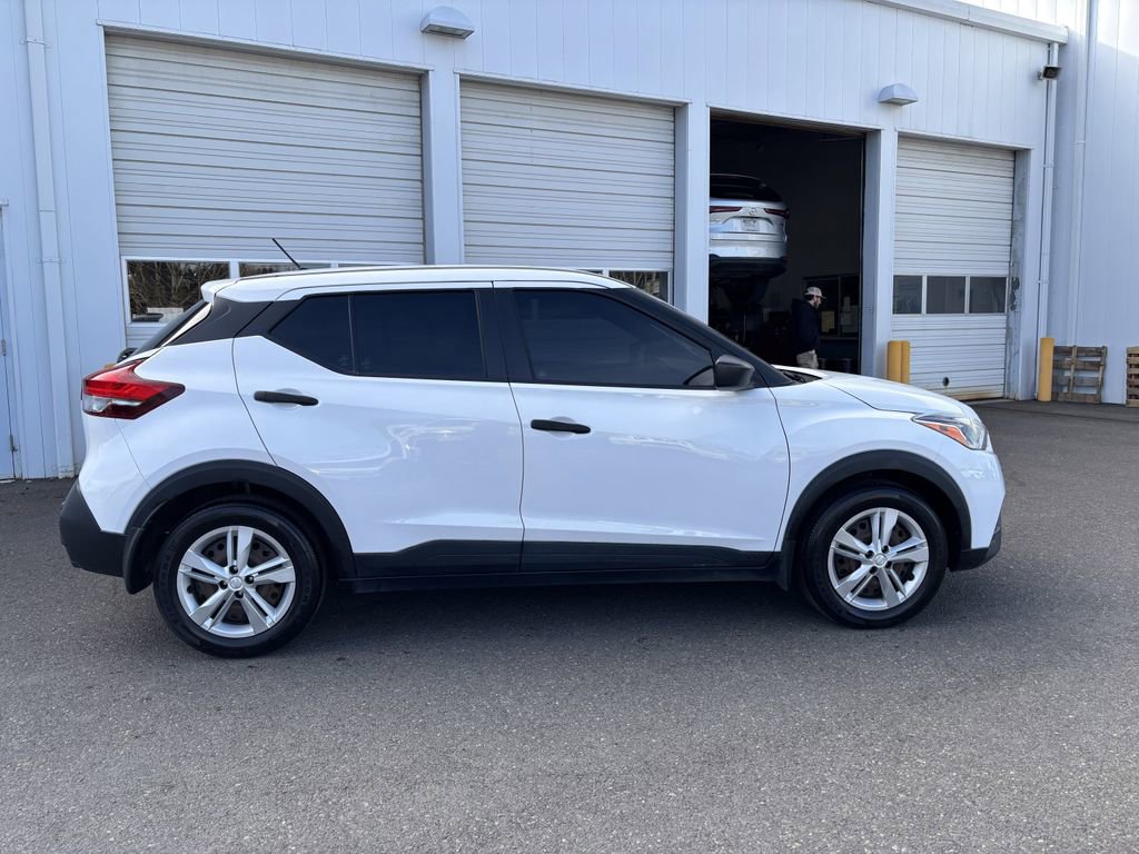 Used 2020 Nissan Kicks S image 8