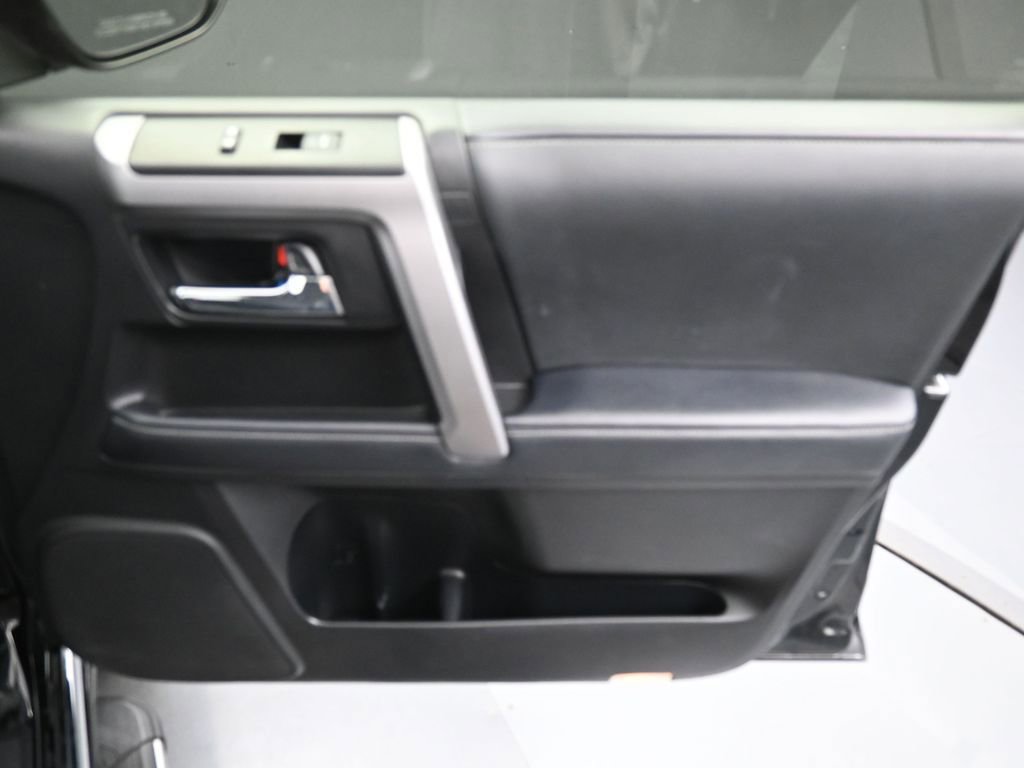 Used 2020 Toyota 4Runner Limited image 38