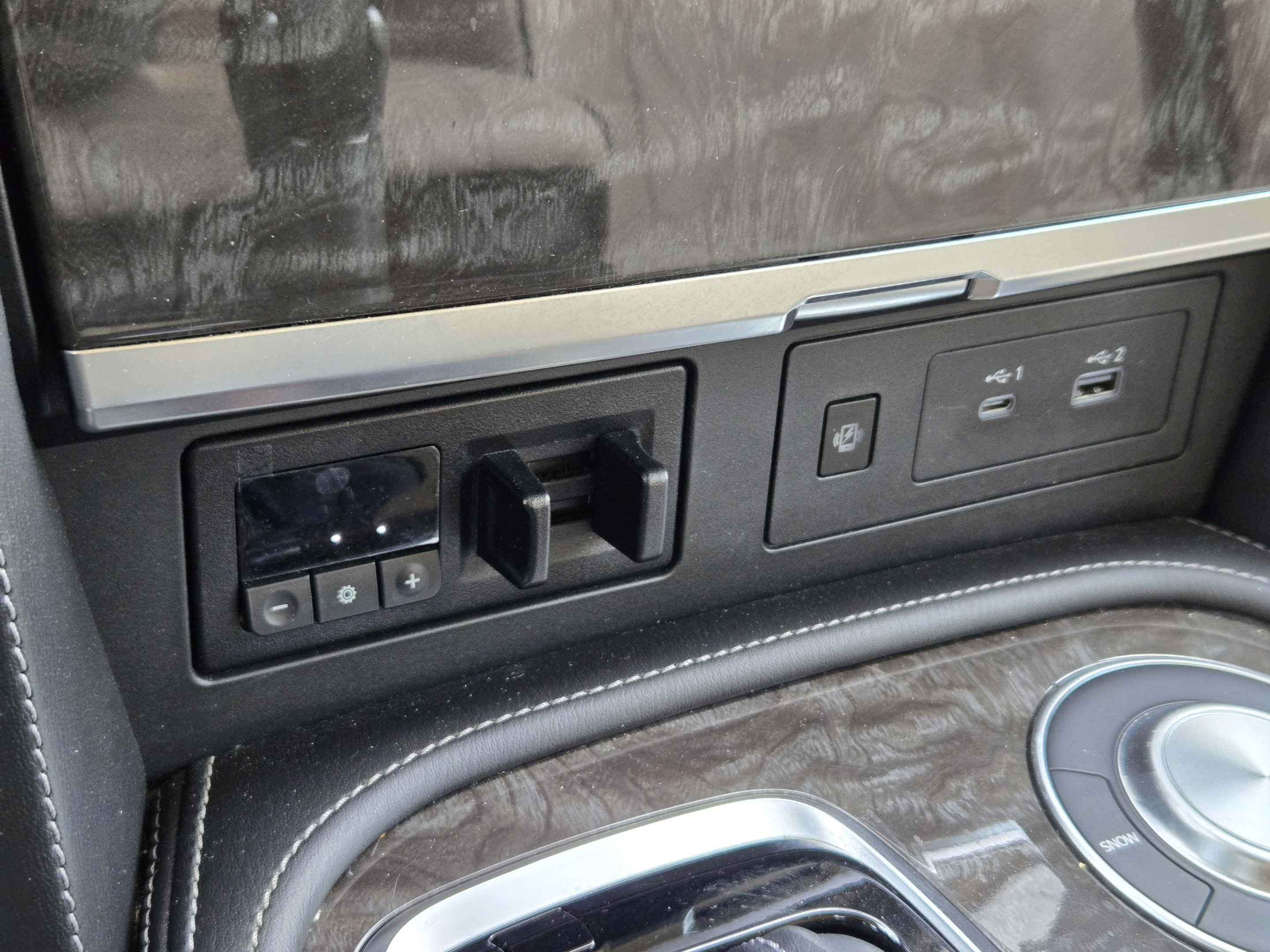 Used 2022 Nissan Armada Platinum RWD image 17