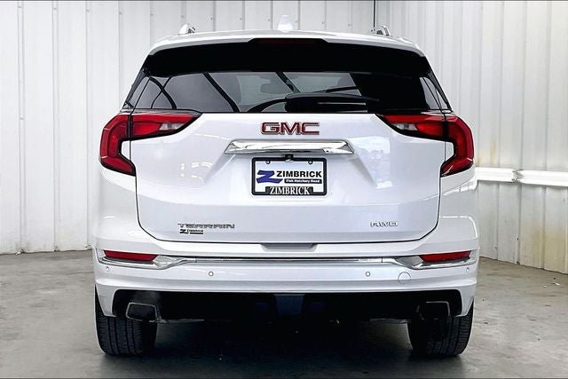 Used 2020 GMC Terrain Denali w/ GMC Pro Grade Package AWD/4WD image 4