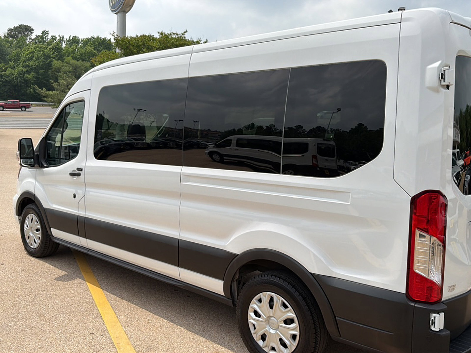 Used 2025 Ford Transit 350 XLT RWD image 6