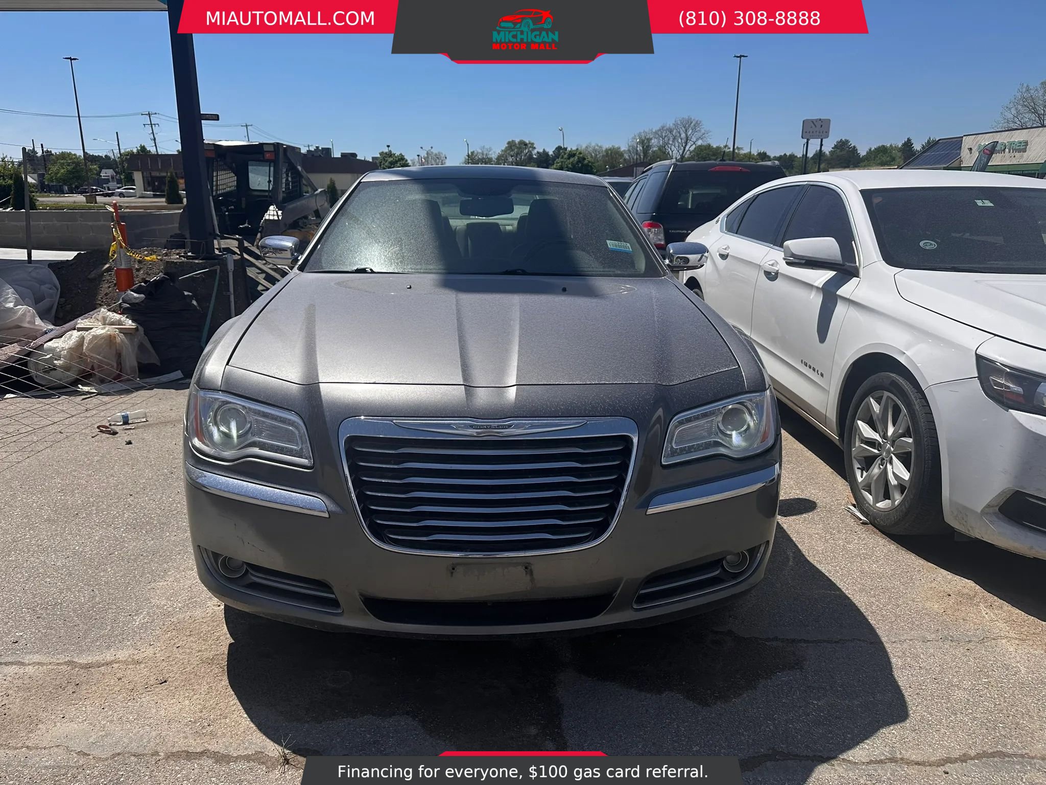 Used 2011 Chrysler 300 Limited w/ Luxury Group RWD image 2