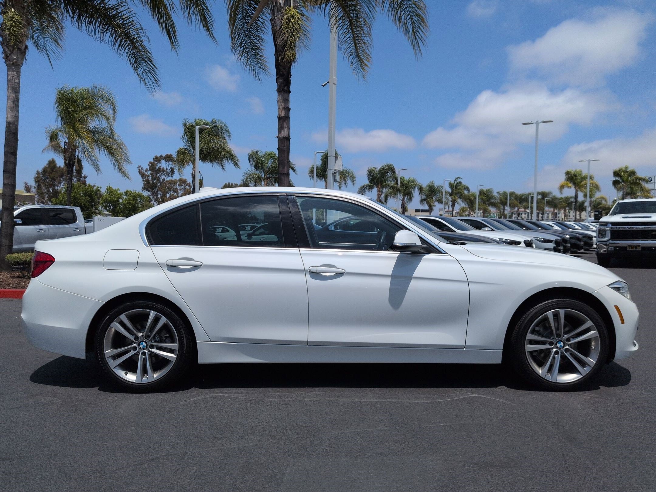 Used 2018 BMW 330i Sedan RWD image 11