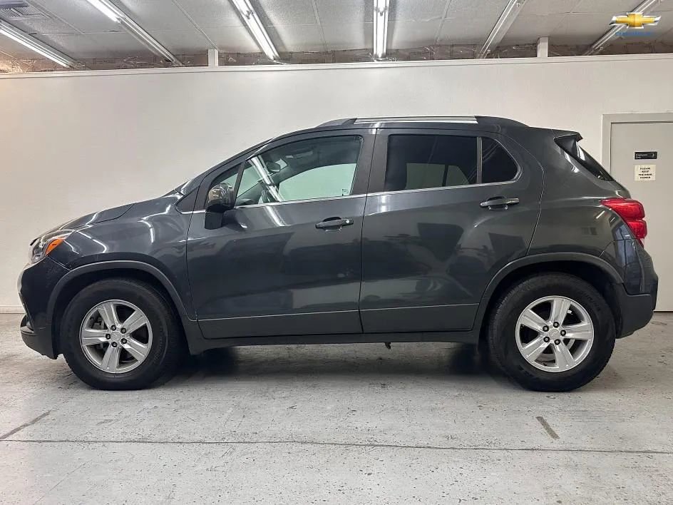 Used 2017 Chevrolet Trax LT w/ Driver Confidence Package image 8