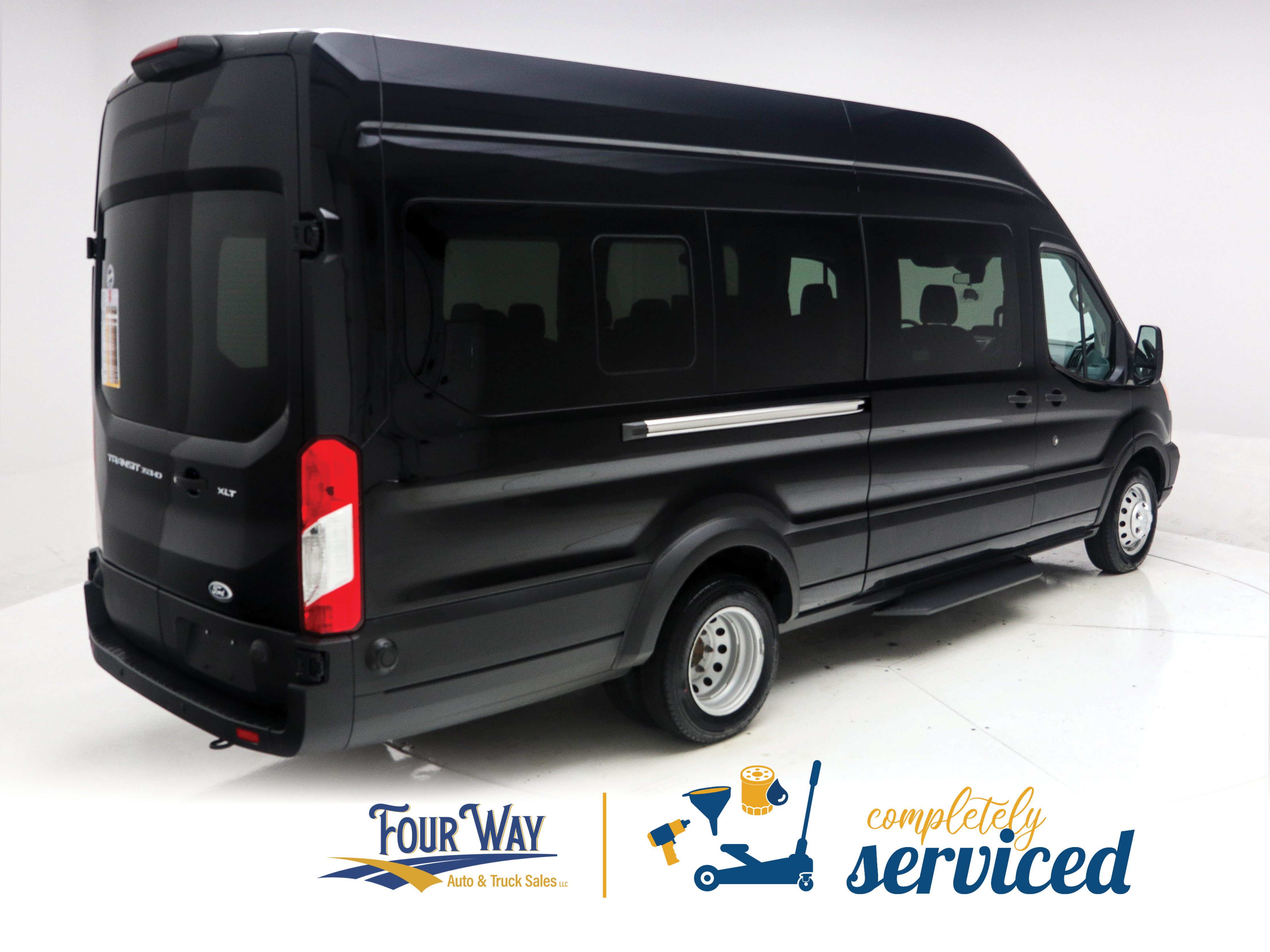 Used 2019 Ford Transit 350 XLT RWD image 4