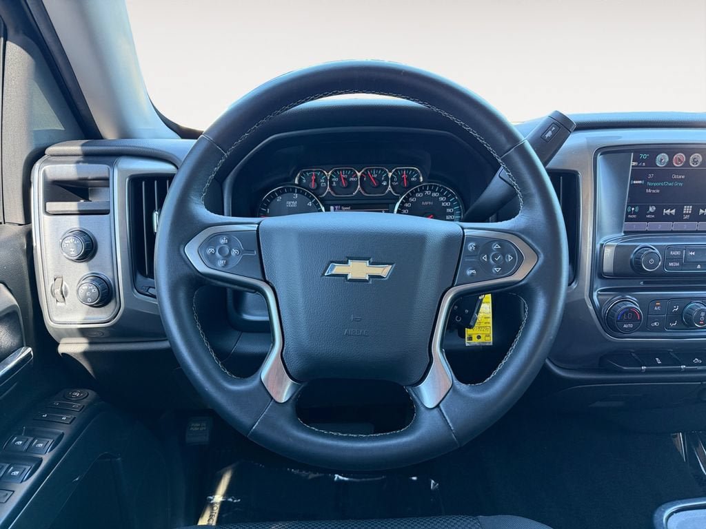 Used 2018 Chevrolet Silverado 1500 LT w/ LT Eassist Package AWD/4WD image 13