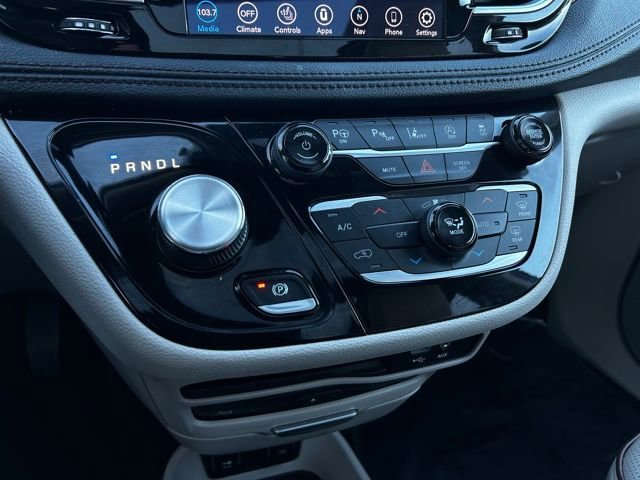 Used 2020 Chrysler Pacifica Limited w/ Tire & Wheel Group image 23