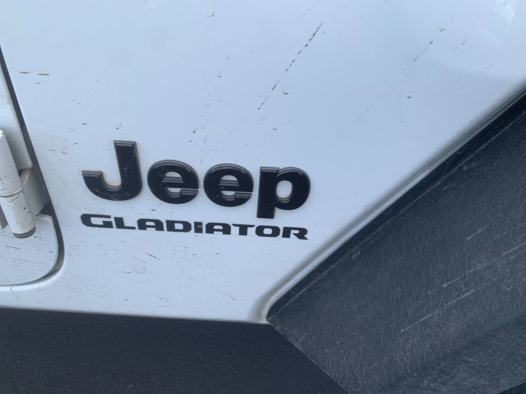 Used 2021 Jeep Gladiator Overland AWD/4WD image 7