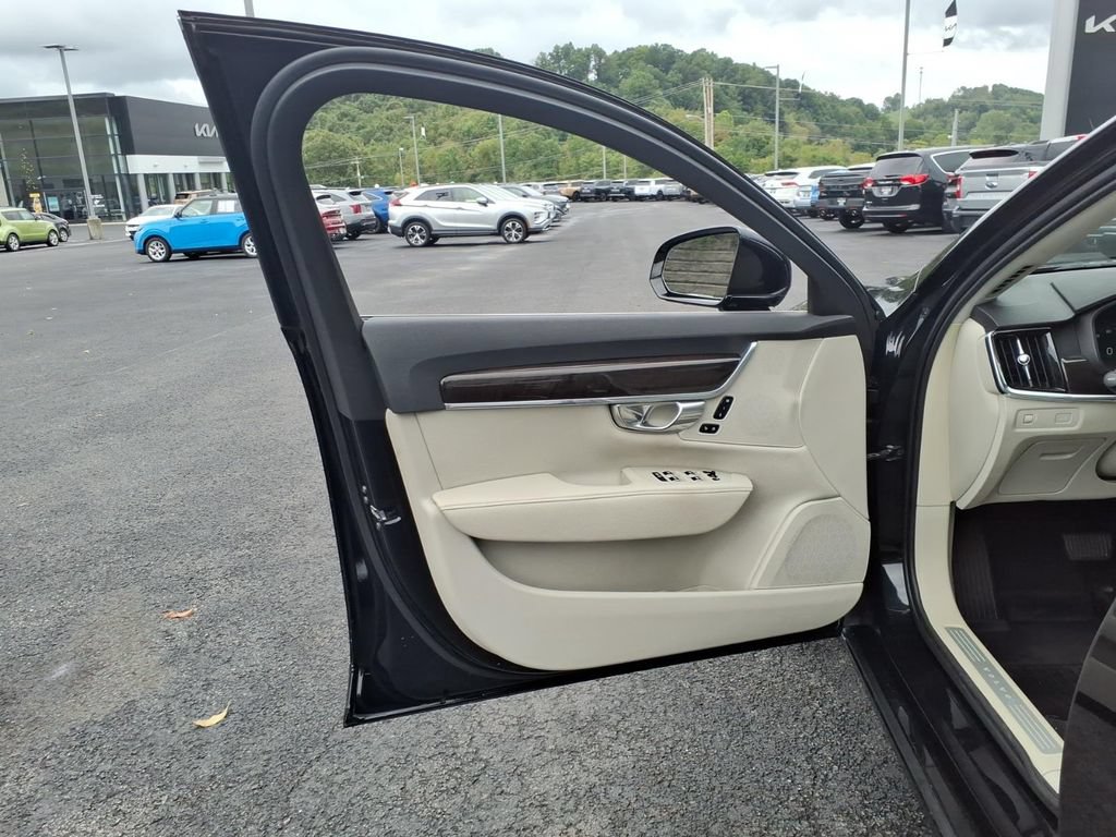 Used 2018 Volvo S90 T5 Momentum w/ Convenience Package AWD/4WD image 10