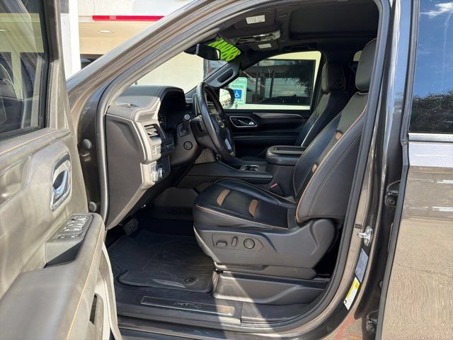 Used 2021 GMC Yukon XL AT4 w/ Technology Package AWD/4WD image 18