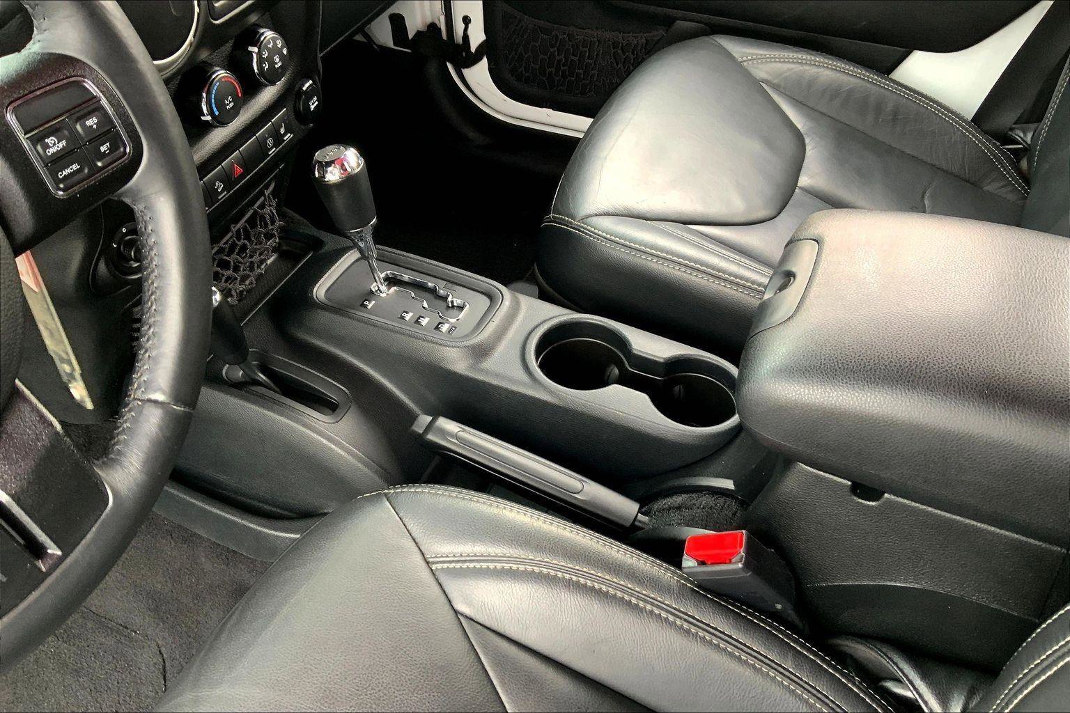 Used 2016 Jeep Wrangler Unlimited Sahara w/ Dual Top Group image 14