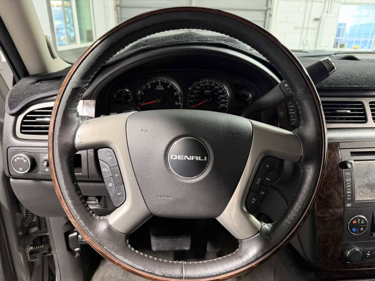 Used 2012 GMC Yukon Denali image 16