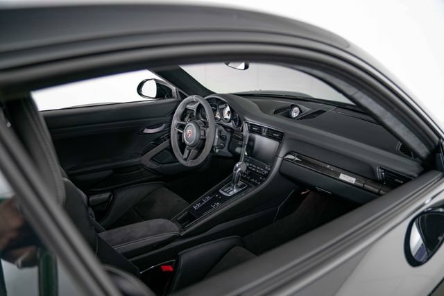 Used 2019 Porsche 911 GT3 RS w/ Weissach Package RWD image 26