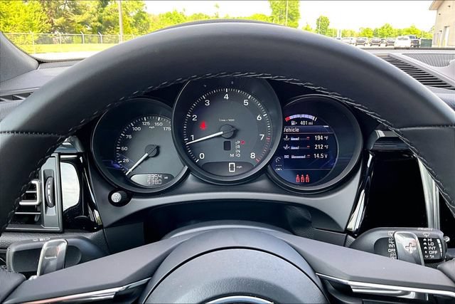 Used 2026 Porsche Macan AWD/4WD image 13
