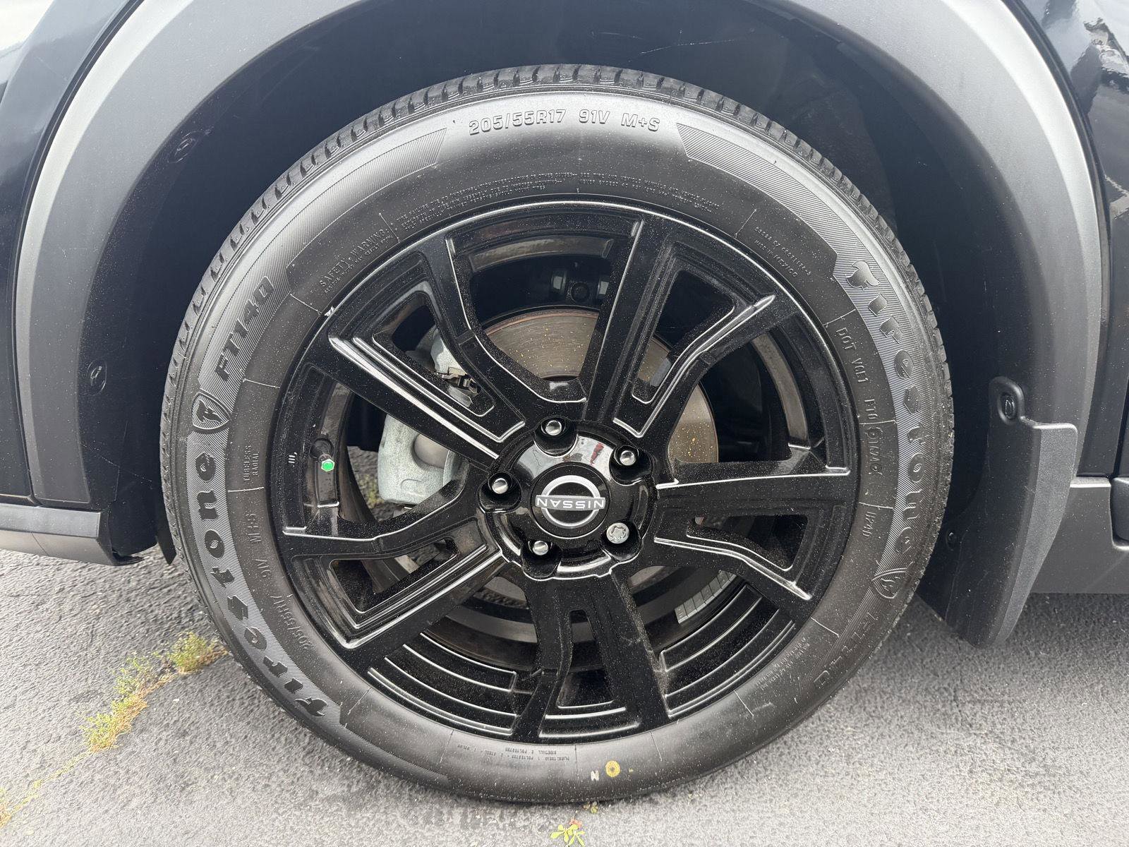 Used 2024 Nissan Kicks SR FWD image 9