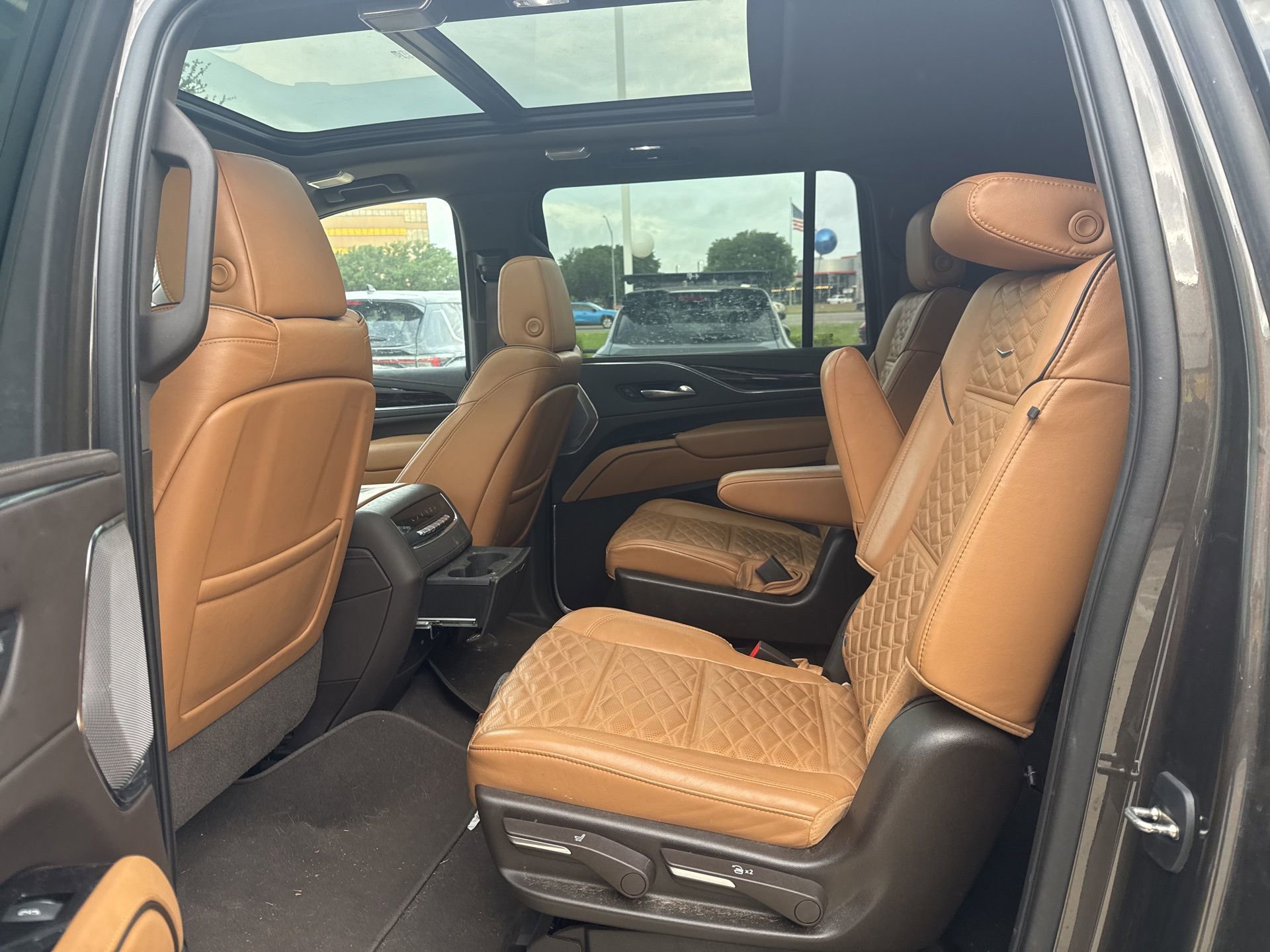 Used 2021 Cadillac Escalade ESV Sport w/ Driver Assist Tech Package AWD/4WD image 5