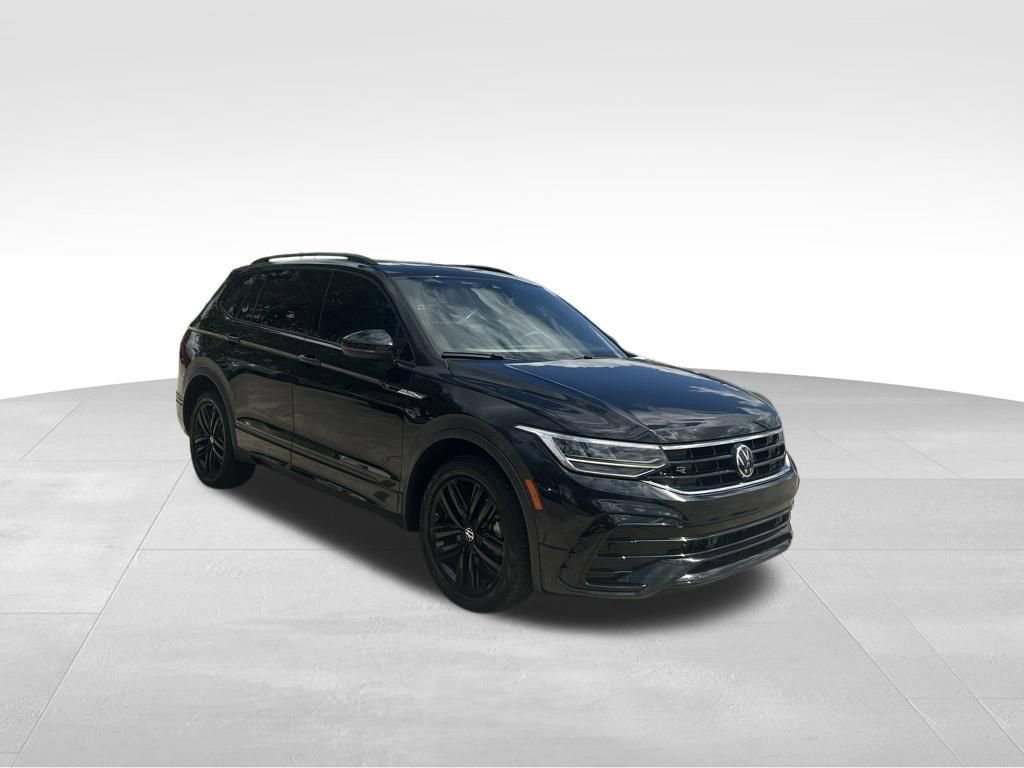 Certified 2022 Volkswagen Tiguan SE R-Line image 7