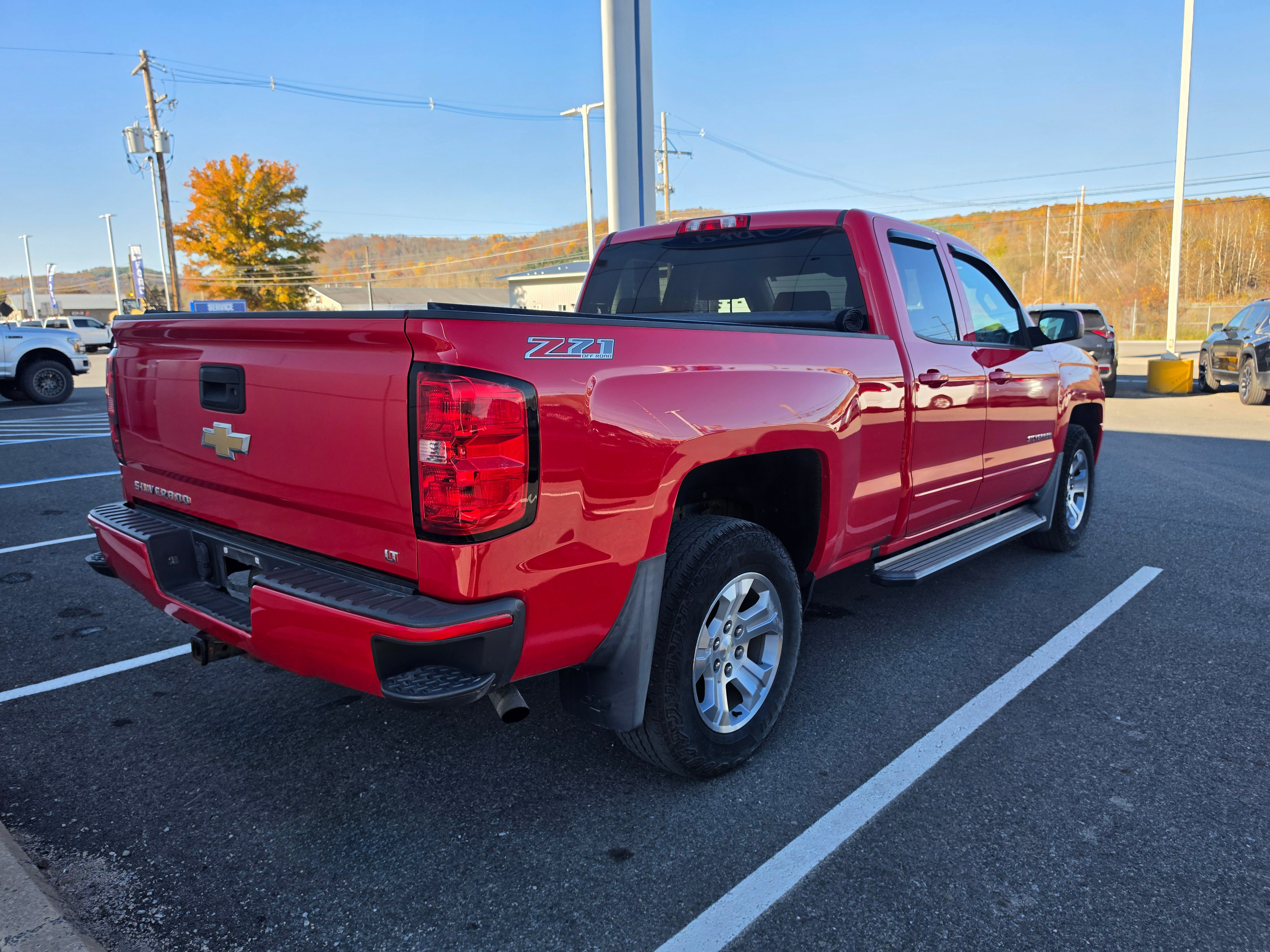 Used 2017 Chevrolet Silverado 1500 LT w/ All Star Edition AWD/4WD image 3