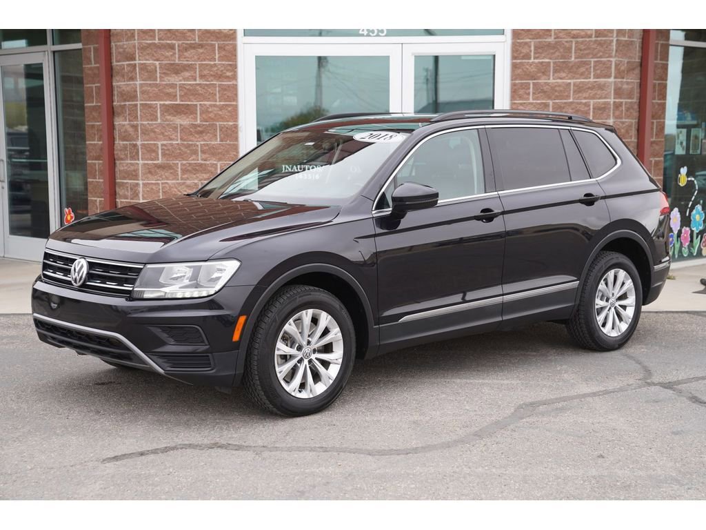 Used 2018 Volkswagen Tiguan SE w/ Panoramic Sunroof Package