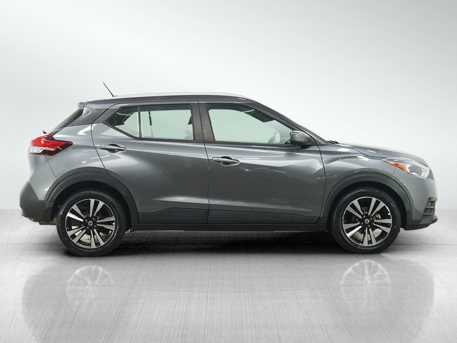 Used 2019 Nissan Kicks SV FWD image 6