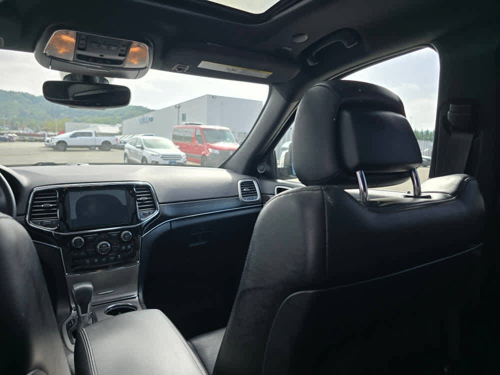 Used 2019 Jeep Grand Cherokee Limited w/ Luxury Group II AWD/4WD image 14