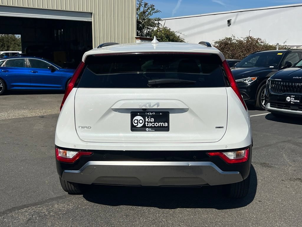 Certified 2024 Kia Niro FWD image 10