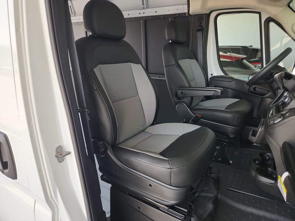 Used 2026 RAM ProMaster 2500 w/ Convenience Group FWD image 18