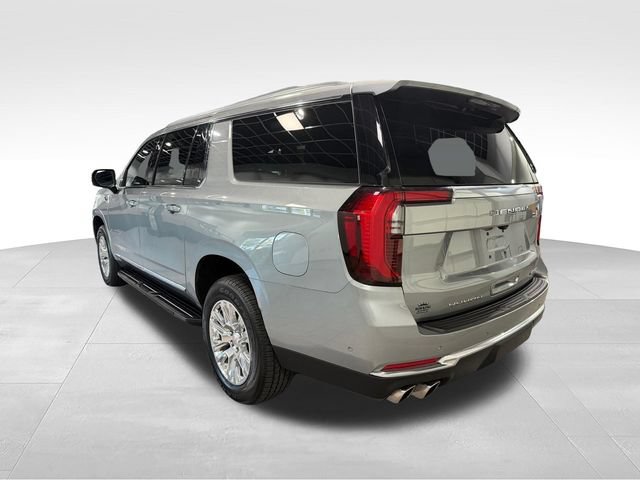 Used 2025 GMC Yukon XL Denali AWD/4WD image 7