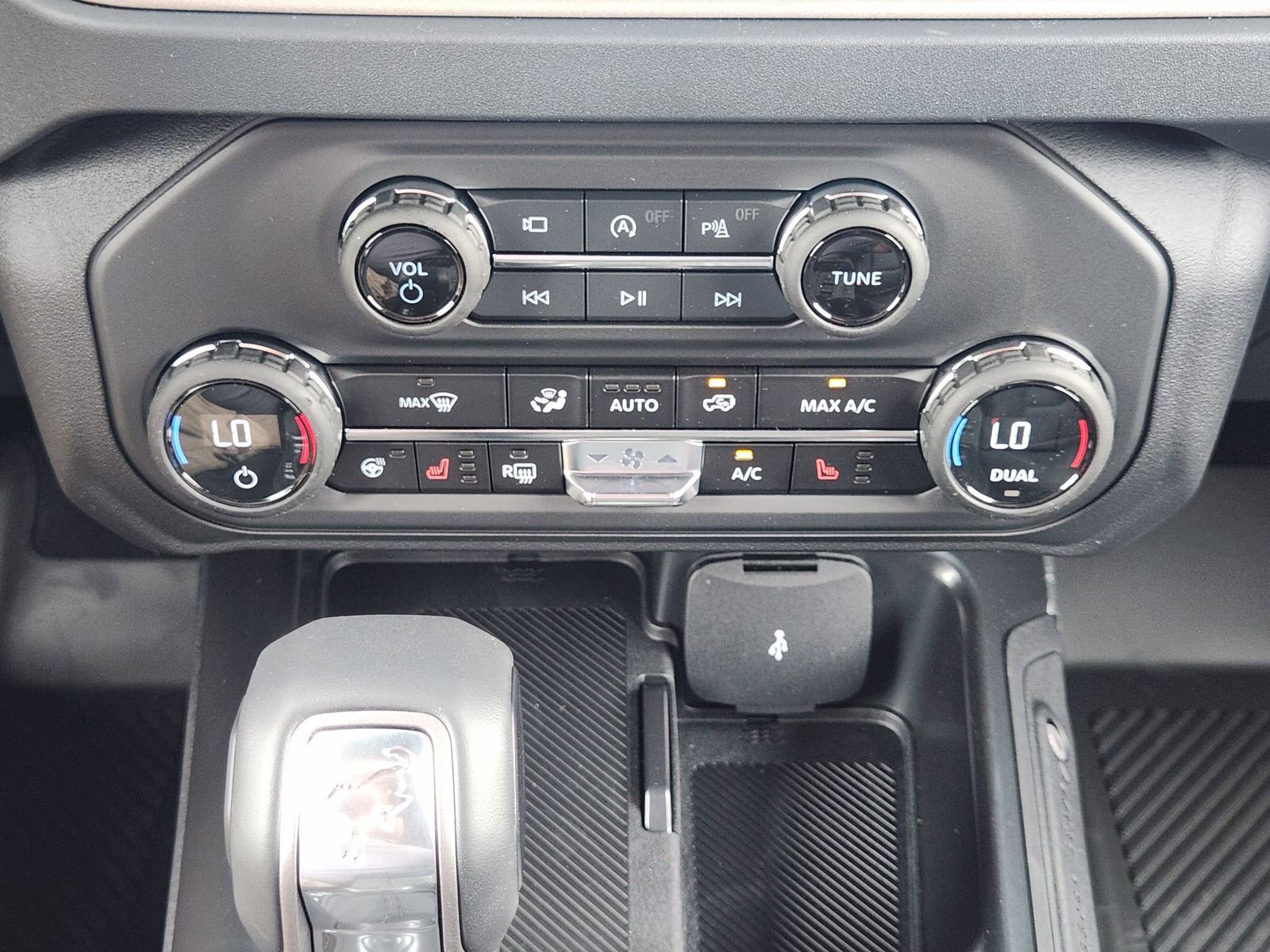 New 2026 Ford Bronco Outer Banks AWD/4WD image 19
