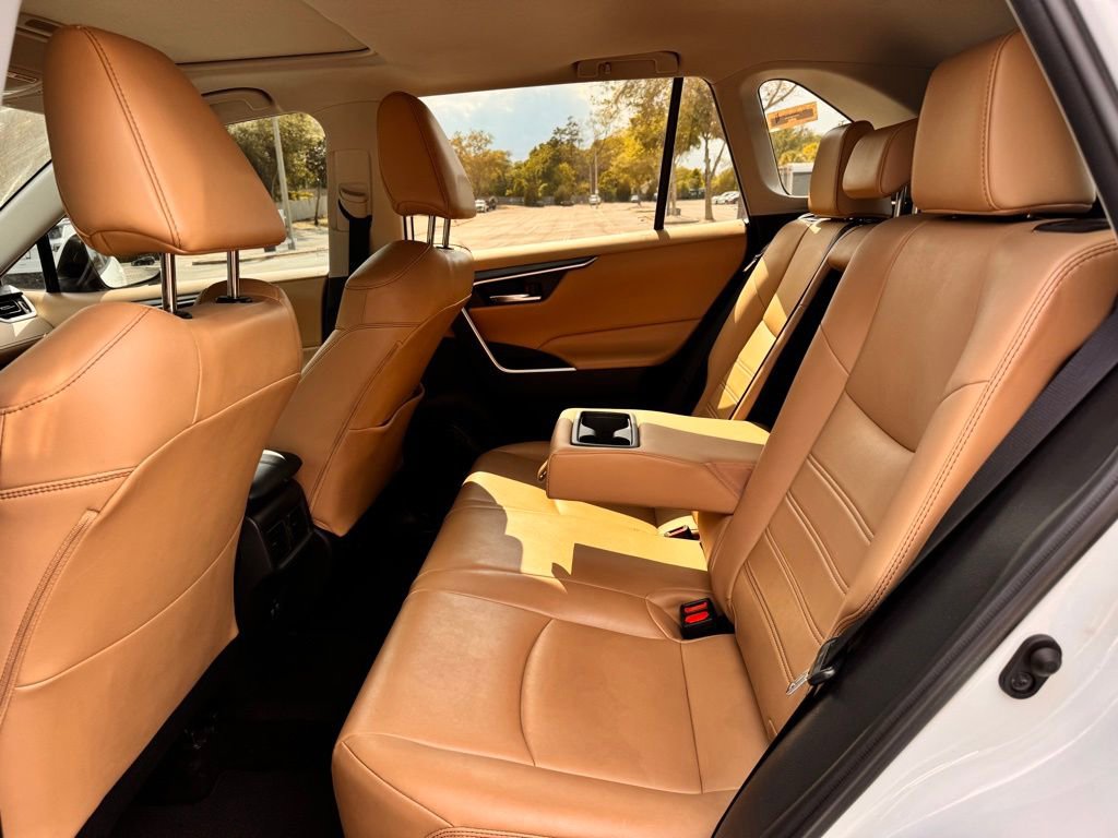 Used 2019 Toyota RAV4 XLE Premium w/ Cold Weather Package FWD image 10