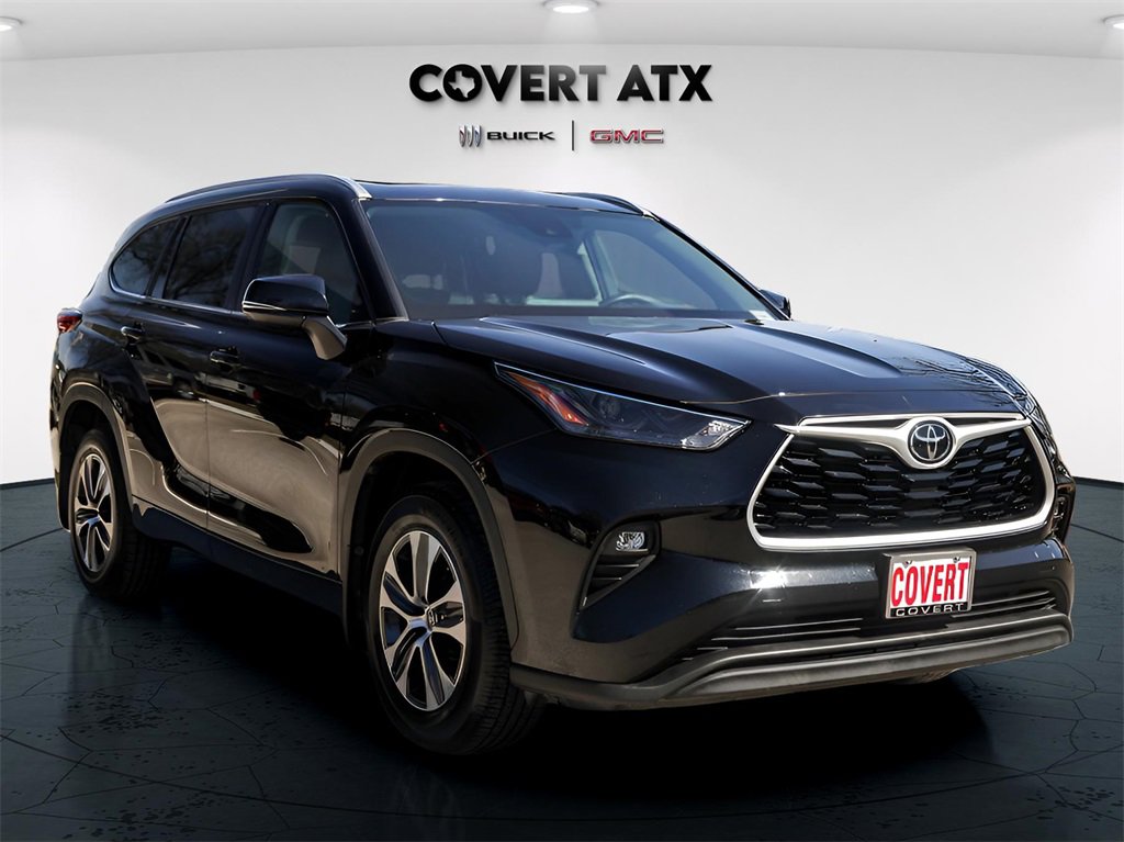 Used 2023 Toyota Highlander XLE image 9