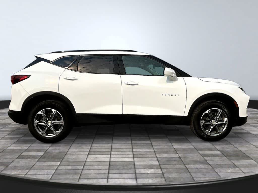 Used 2024 Chevrolet Blazer LT w/ Convenience Package AWD/4WD image 8