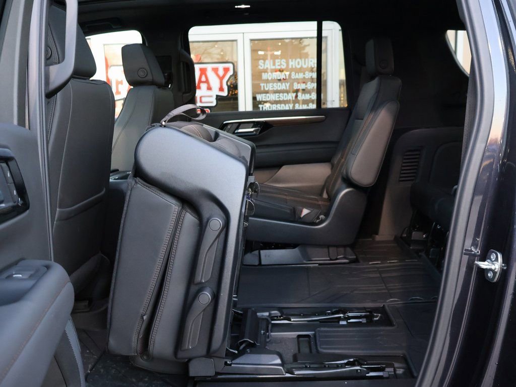 New 2025 Chevrolet Suburban High Country image 29