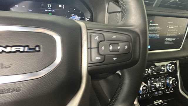 Used 2023 GMC Yukon Denali AWD/4WD image 16