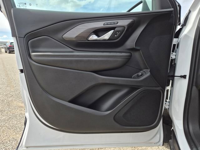 Used 2023 GMC Terrain SLT w/ LPO, Floor Liner Package FWD image 13