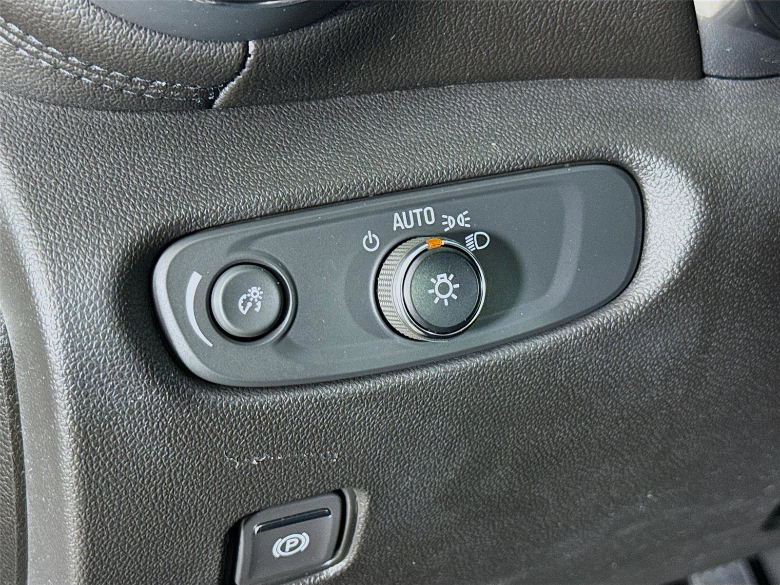 Used 2022 Chevrolet Blazer LT image 12