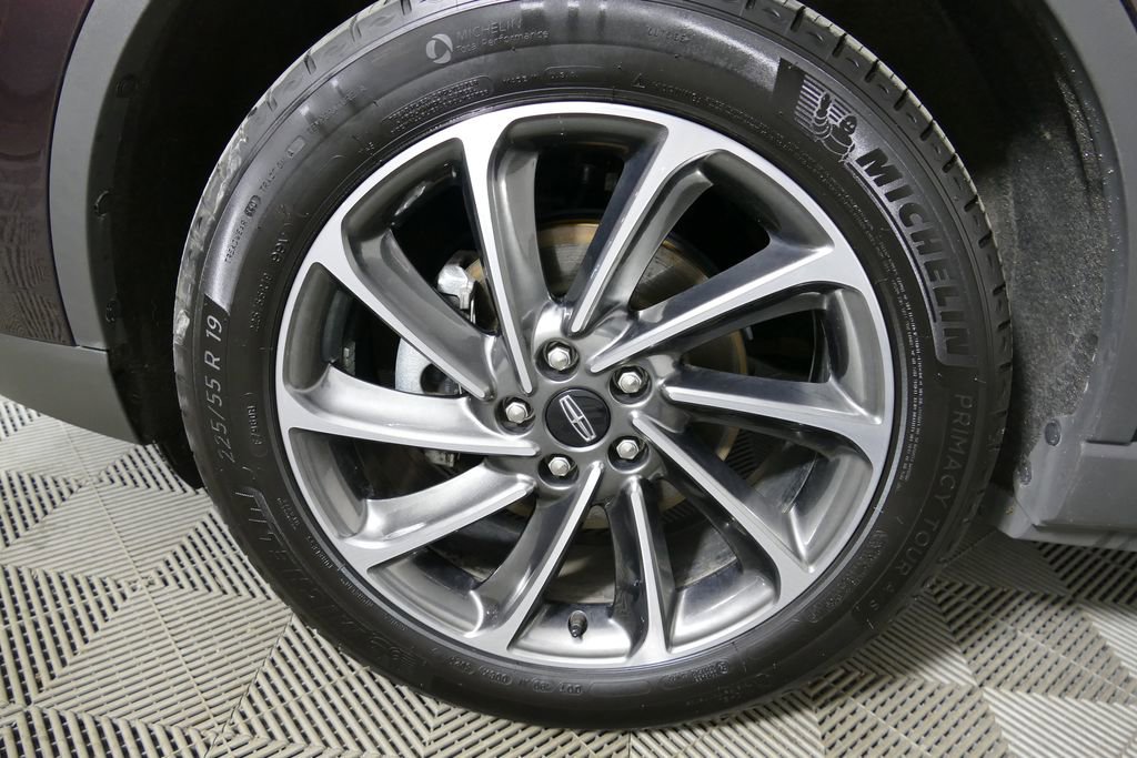 Used 2023 Lincoln Corsair AWD w/ Equipment Group 101A image 24