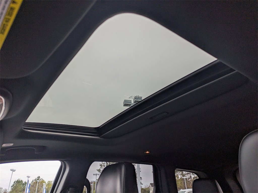 Used 2022 Jeep Grand Cherokee Limited image 19