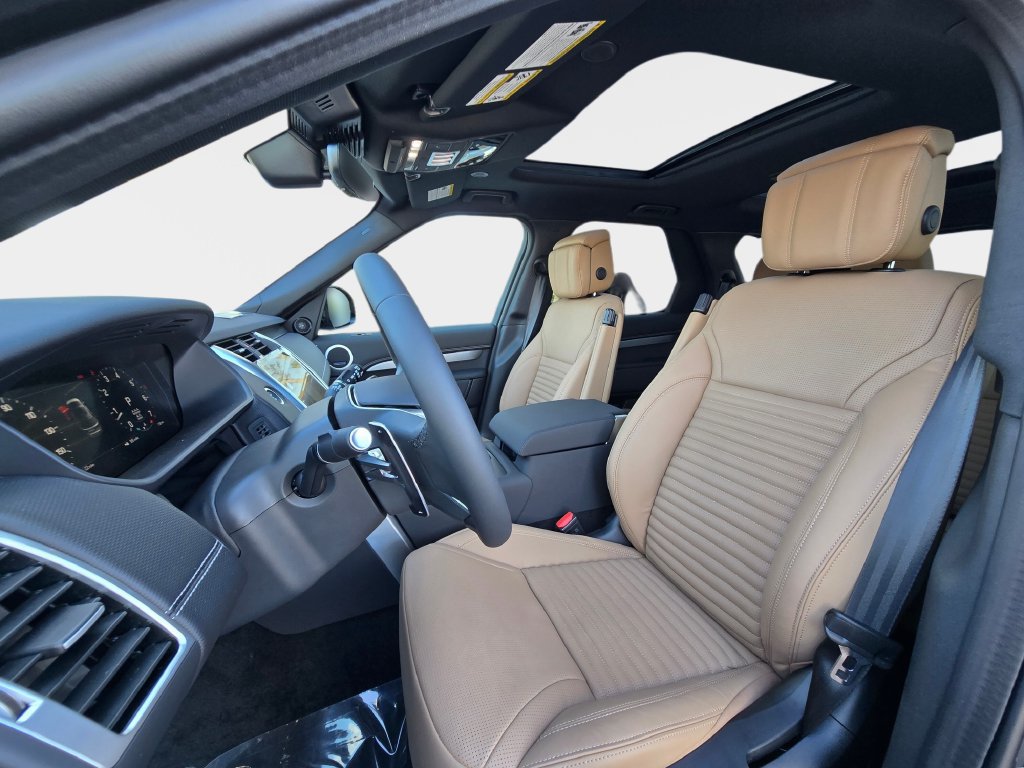 New 2026 Land Rover Discovery Dynamic SE AWD/4WD image 15