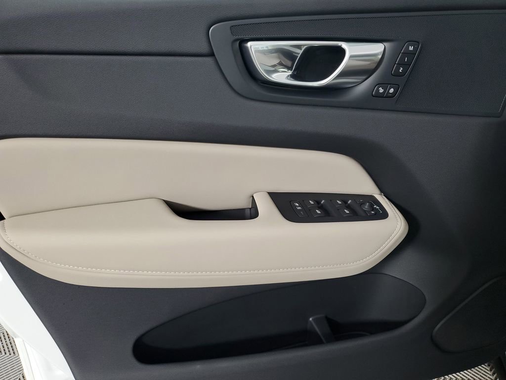 New 2026 Volvo XC60 T8 Plus w/ Protection Package Premier image 19