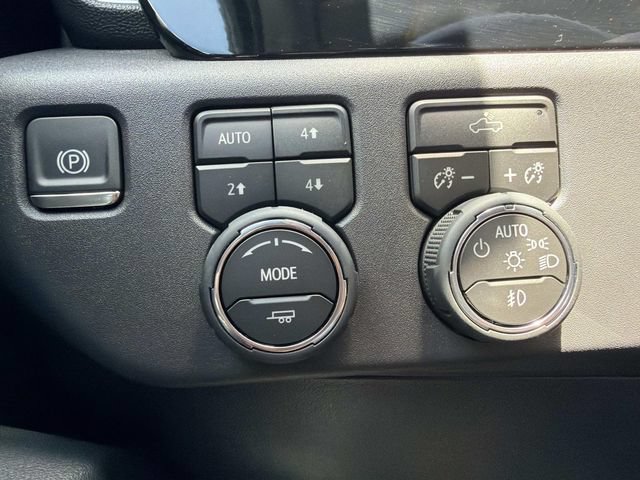 Used 2026 Chevrolet Silverado 1500 LT Trail Boss w/ Convenience Package II AWD/4WD image 26