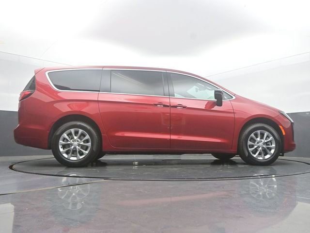 New 2027 Chrysler Pacifica Select AWD/4WD image 52