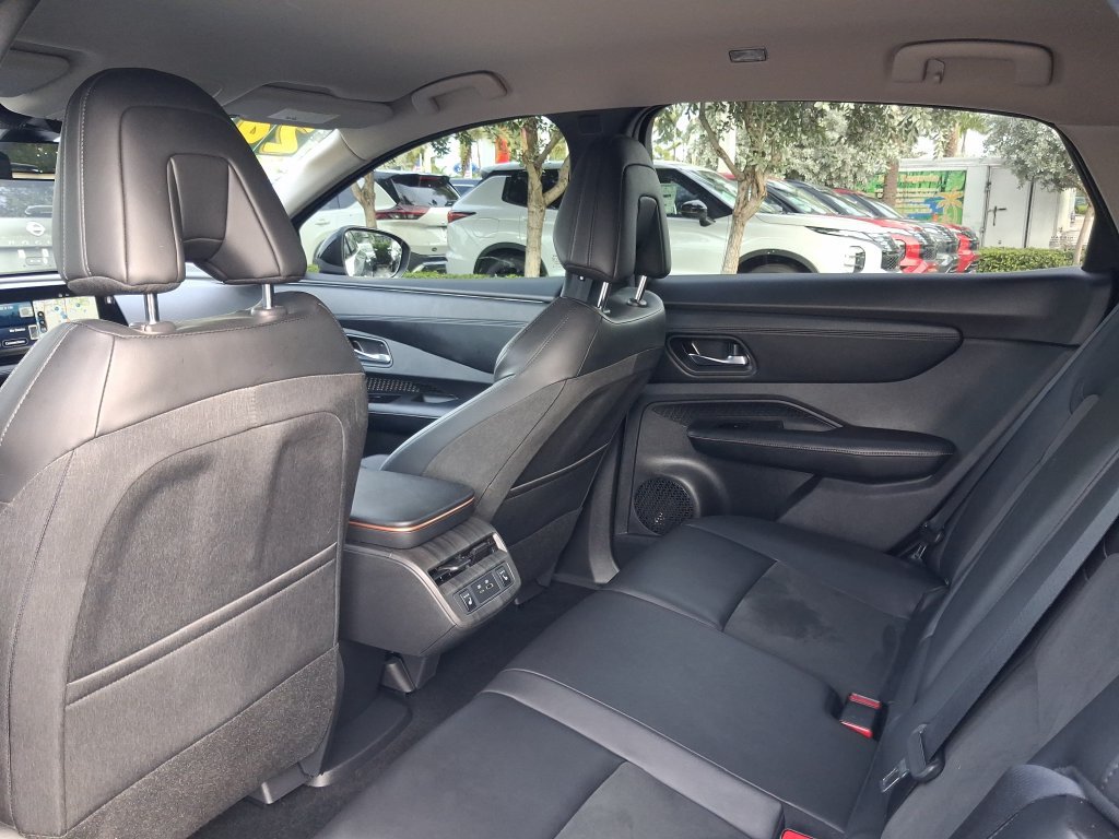 Certified 2024 Nissan Ariya AWD image 15