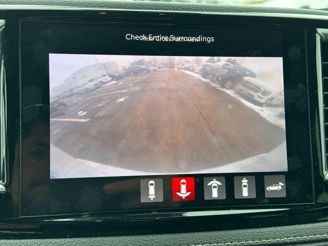 Used 2024 Chrysler Pacifica Limited FWD image 20
