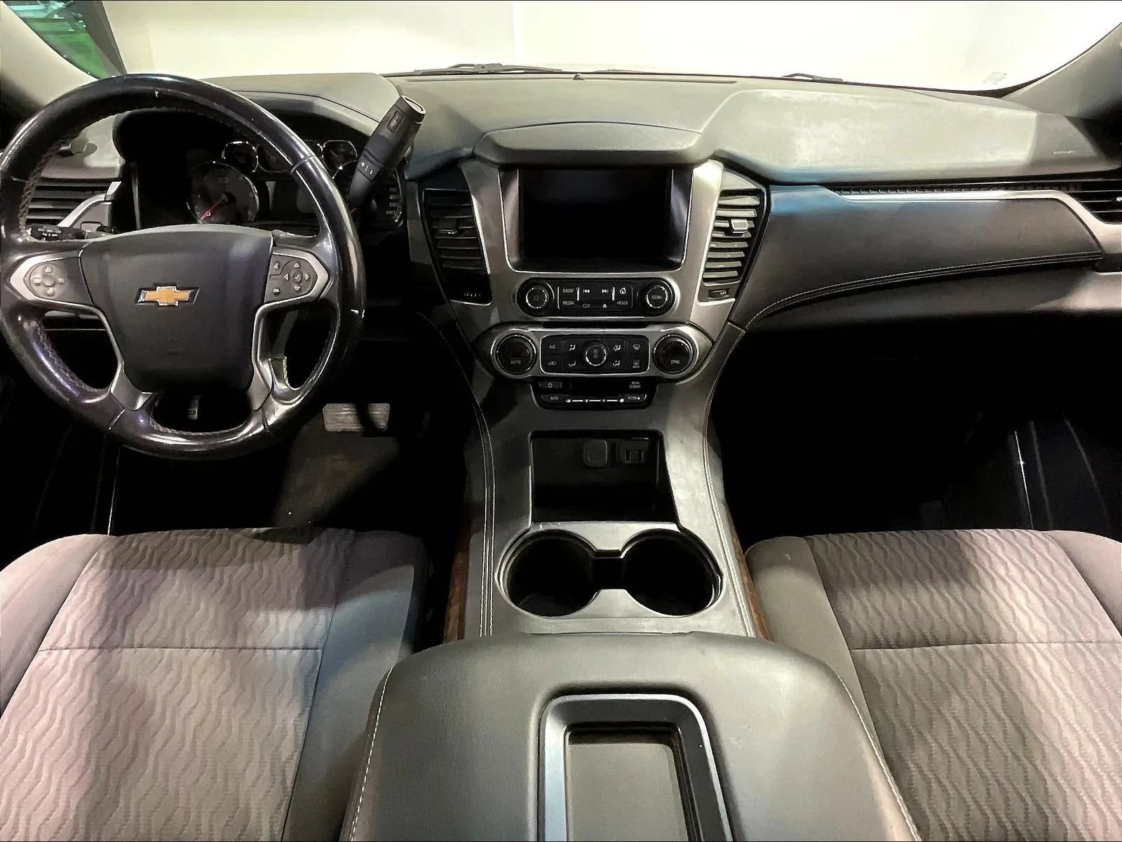 Used 2018 Chevrolet Tahoe LS w/ All-Season Package RWD image 2