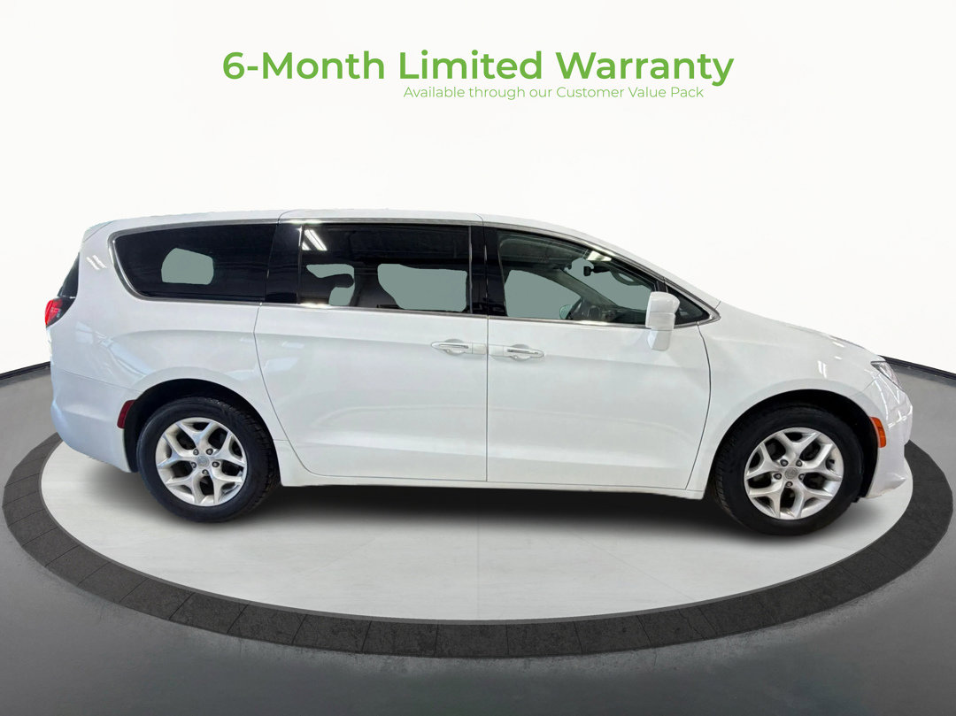 Used 2020 Chrysler Pacifica Touring w/ Tire & Wheel Group FWD image 8