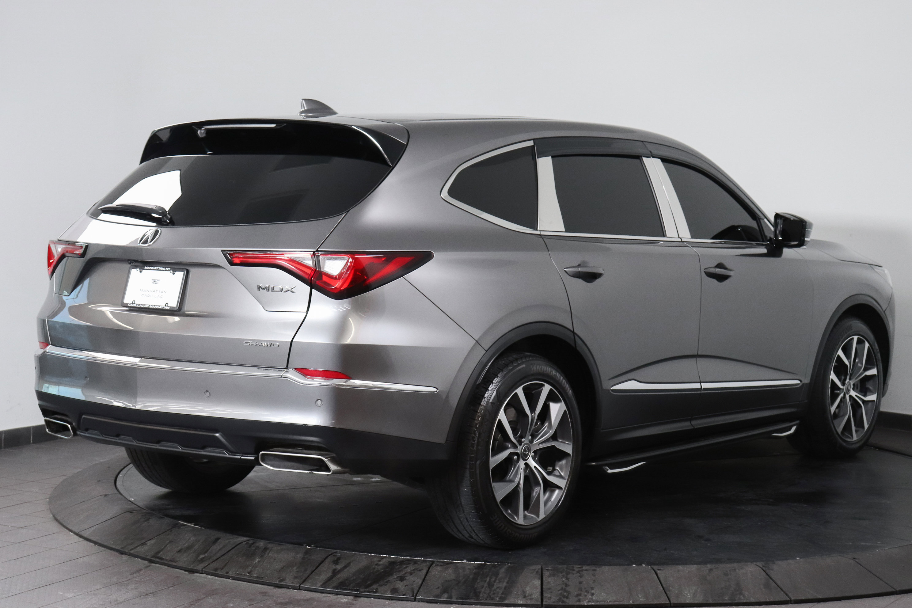 Used 2022 Acura MDX SH-AWD w/ Technology Package image 5