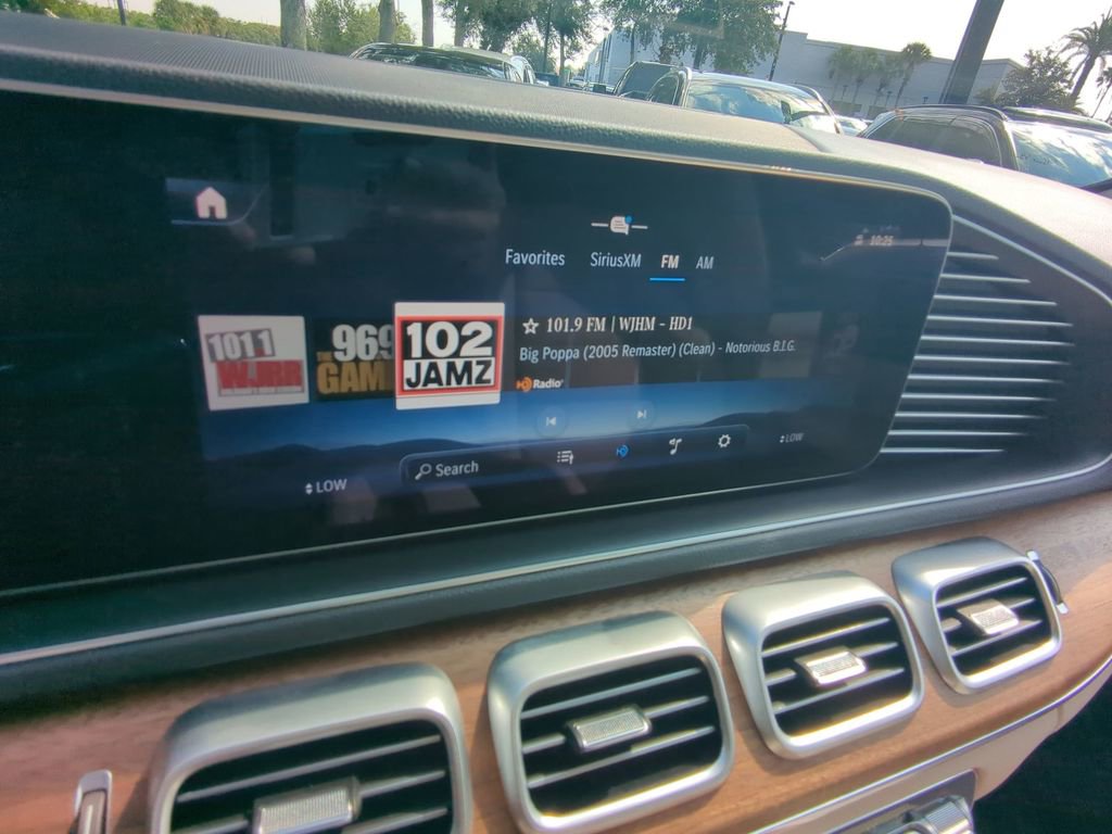 Used 2025 Mercedes-Benz GLE 450e 4MATIC image 6