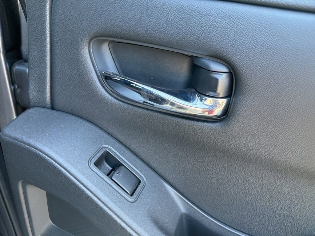 Used 2025 Nissan Frontier PRO-4X image 27